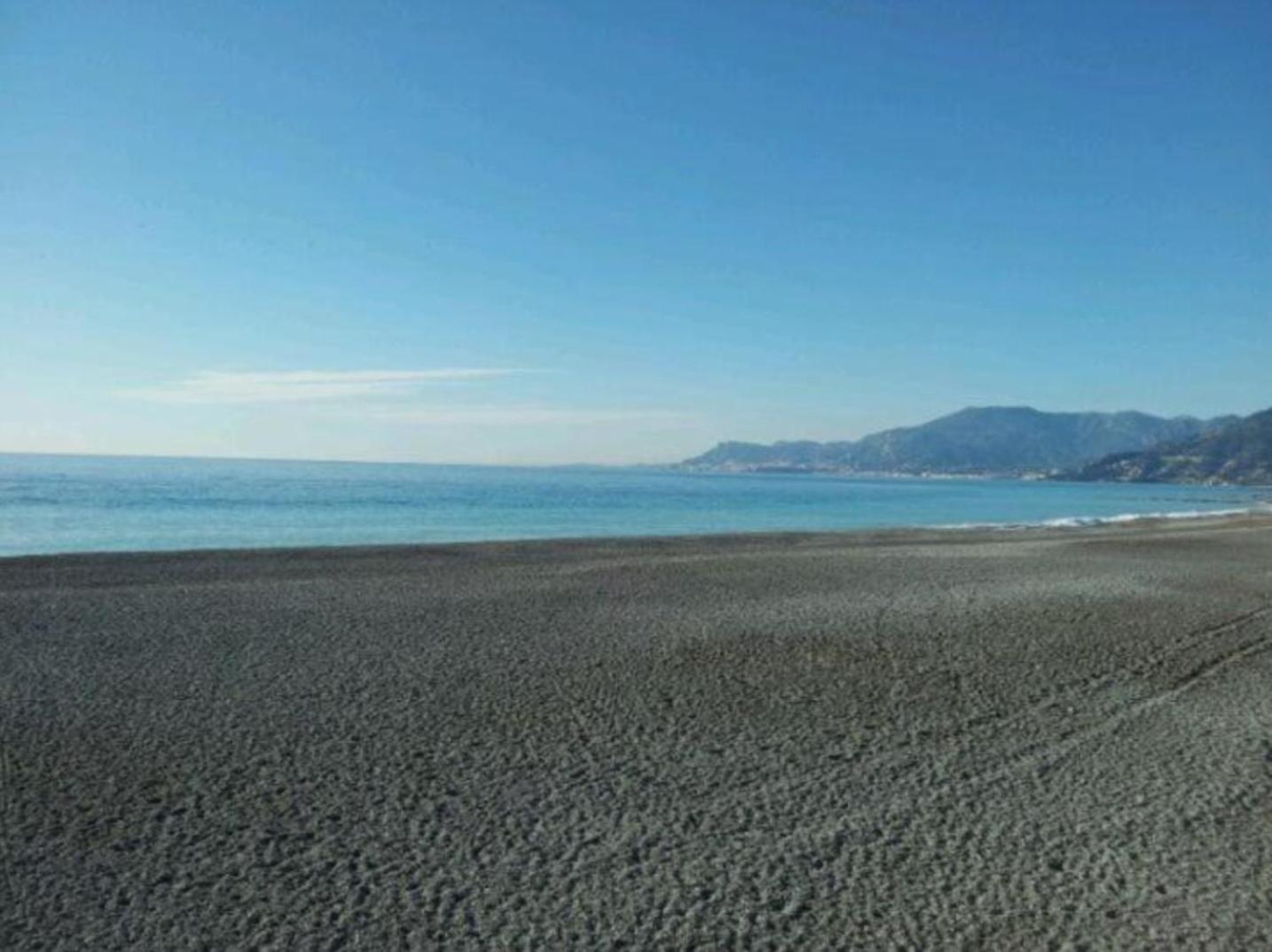 Casa Mare - 250M Dalla Spiaggia Apartment Vallecrosia Bagian luar foto